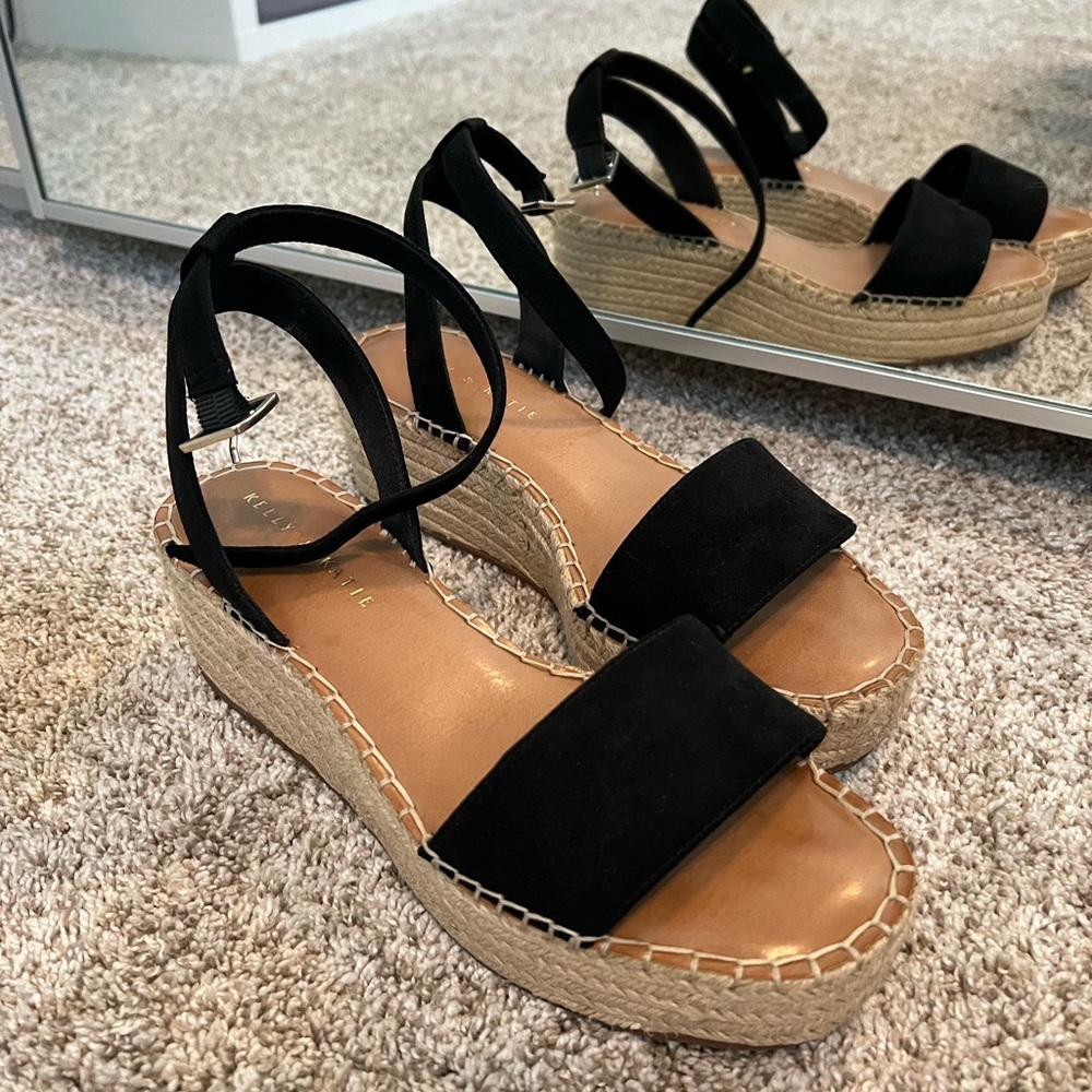 Kelly and Katie Platform Sandals wedge  Size 9